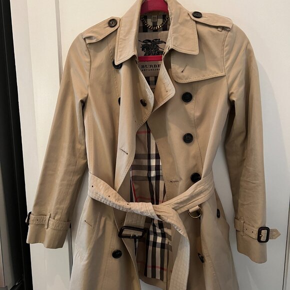 Burberry Sandringham Short Slim Trench - US 2 - AUTHENTICATED - Picture 4 of 15